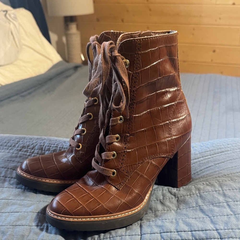 Naturalizer Brown Croc-Embossed Lace-Up Block Heel Boots